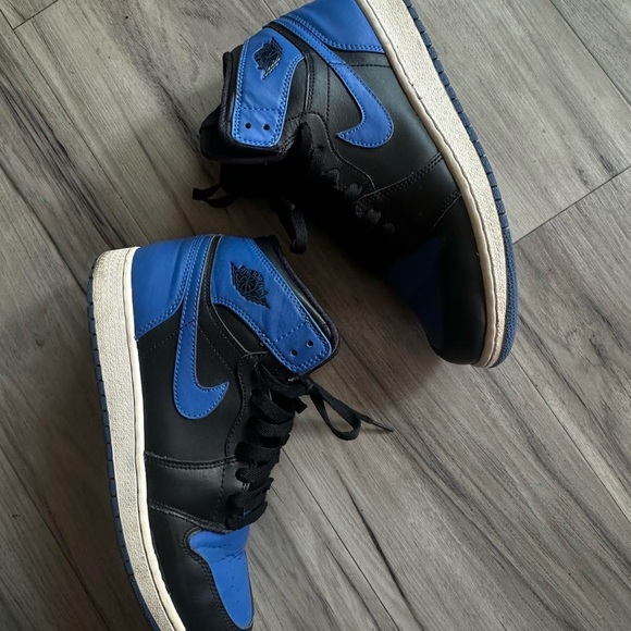 Air Jordan 1 Retro High OG GS 'Royal' 2013 - Picture 2 of 8